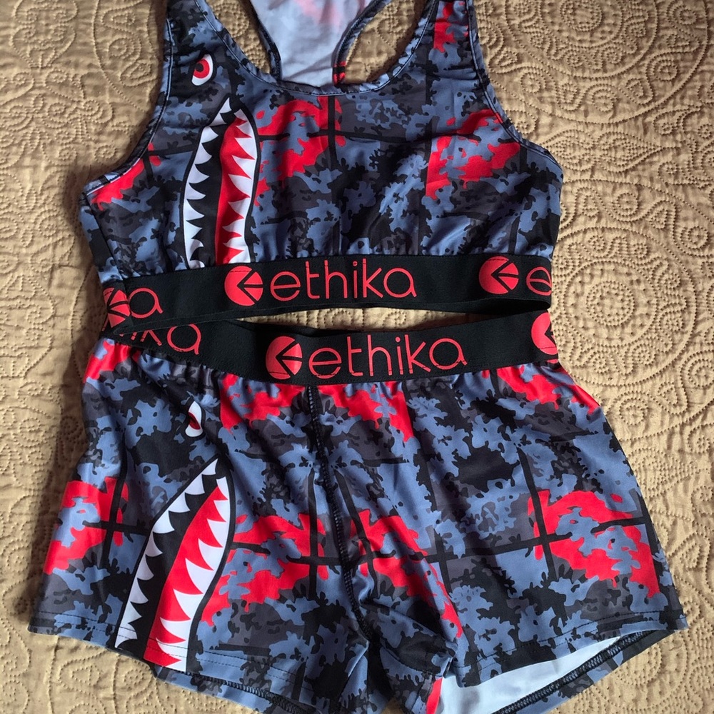 Women Ethika Set